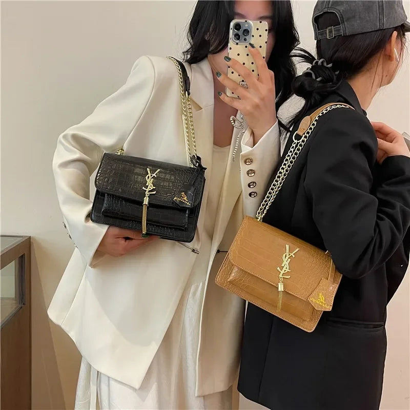 Classic Chain Small Square Bag for Women's New High Quality and Western Style Versatile Flip Top Single Shoulder Crossbody Bag