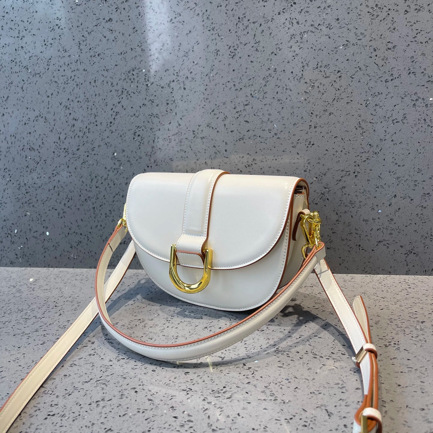 Versatile Luxury Designer Crossbody Bag for Women